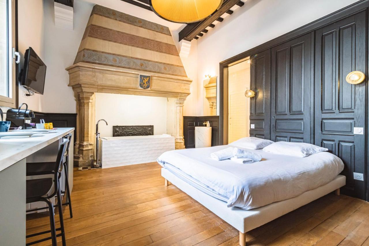 Tournelles Vue Cathedrale- Maison Climatisee Du Xvie Siecle Classee Apartment แร็งส์ ภายนอก รูปภาพ