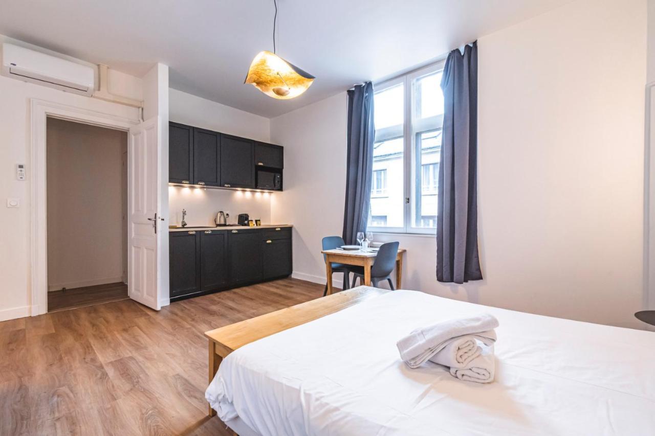 Tournelles Vue Cathedrale- Maison Climatisee Du Xvie Siecle Classee Apartment แร็งส์ ภายนอก รูปภาพ