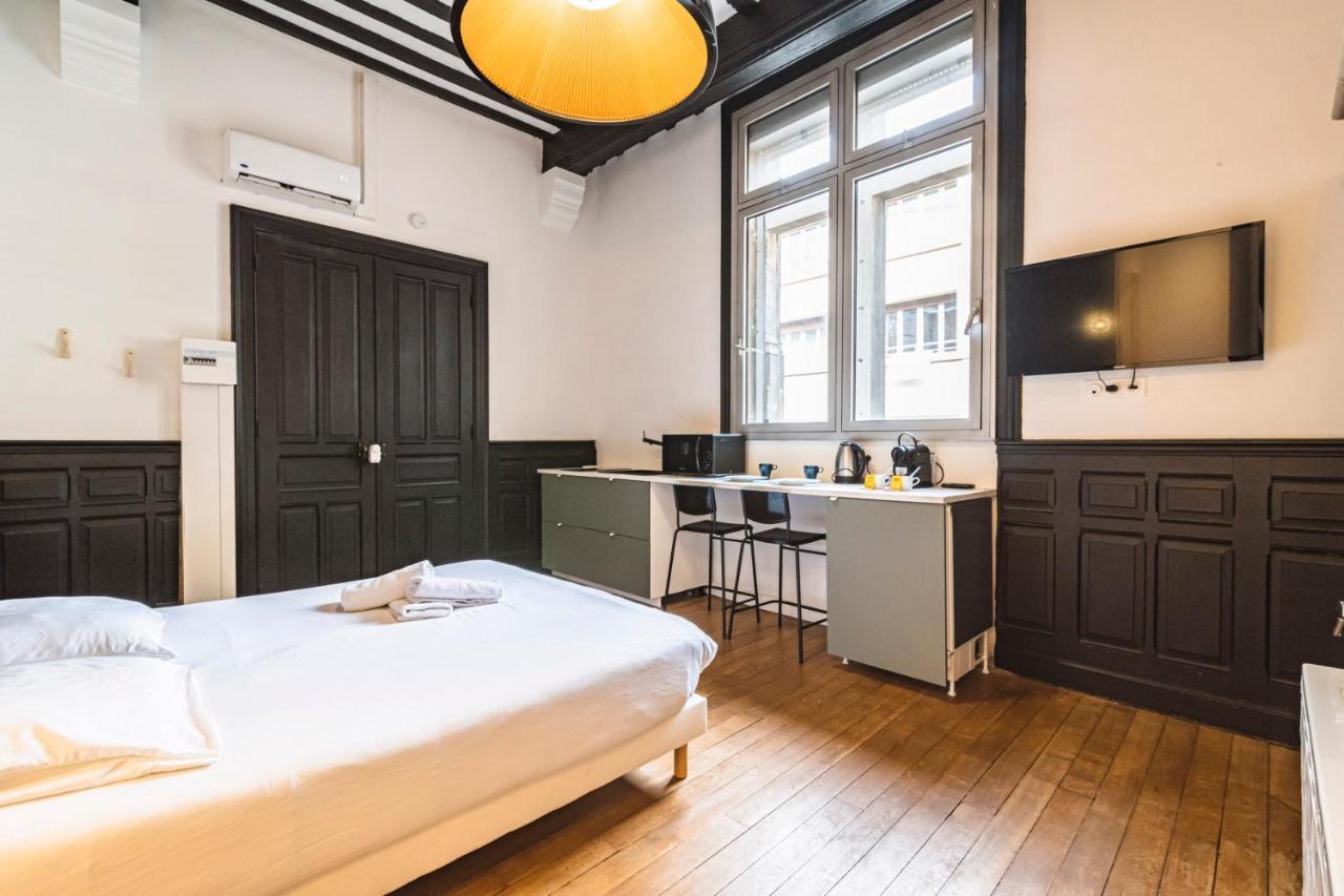 Tournelles Vue Cathedrale- Maison Climatisee Du Xvie Siecle Classee Apartment แร็งส์ ภายนอก รูปภาพ