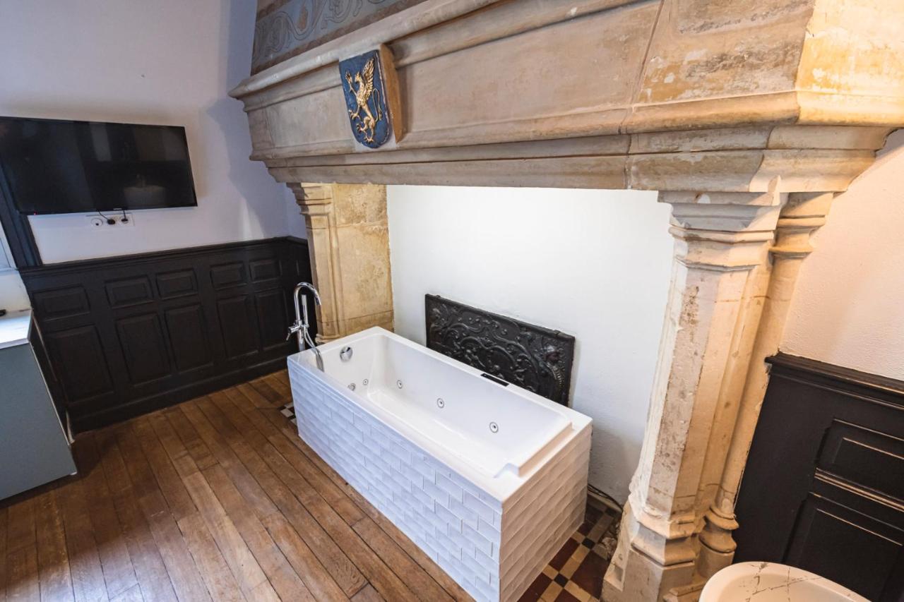 Tournelles Vue Cathedrale- Maison Climatisee Du Xvie Siecle Classee Apartment แร็งส์ ภายนอก รูปภาพ