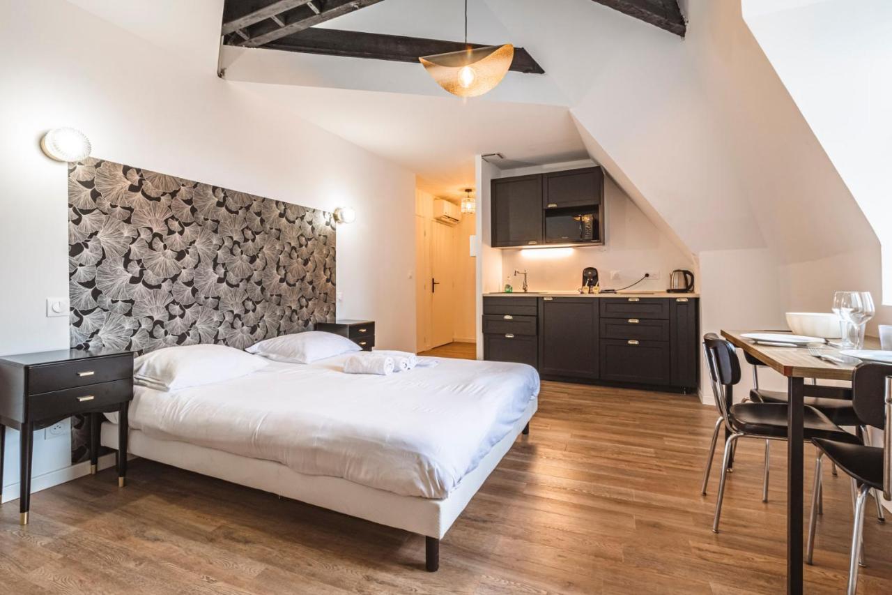 Tournelles Vue Cathedrale- Maison Climatisee Du Xvie Siecle Classee Apartment แร็งส์ ภายนอก รูปภาพ