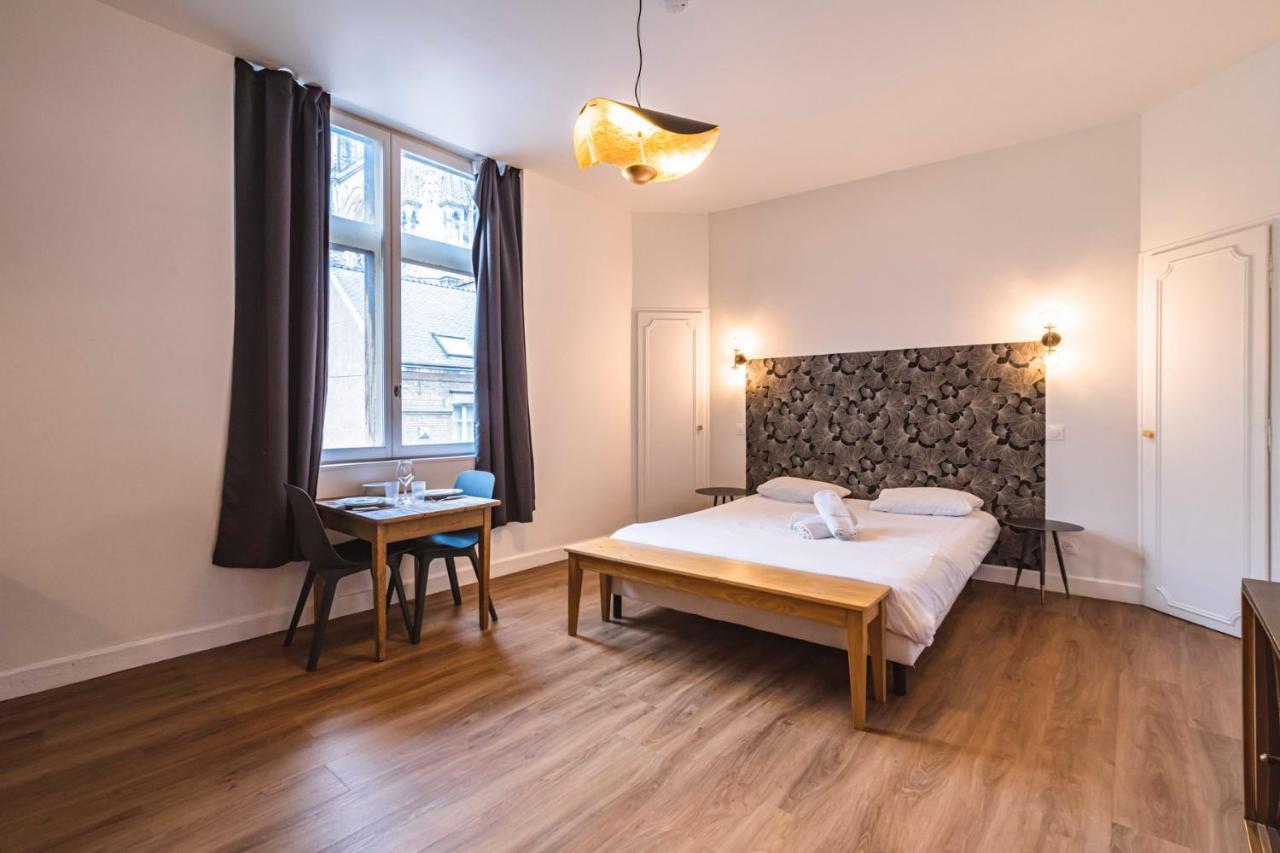 Tournelles Vue Cathedrale- Maison Climatisee Du Xvie Siecle Classee Apartment แร็งส์ ภายนอก รูปภาพ