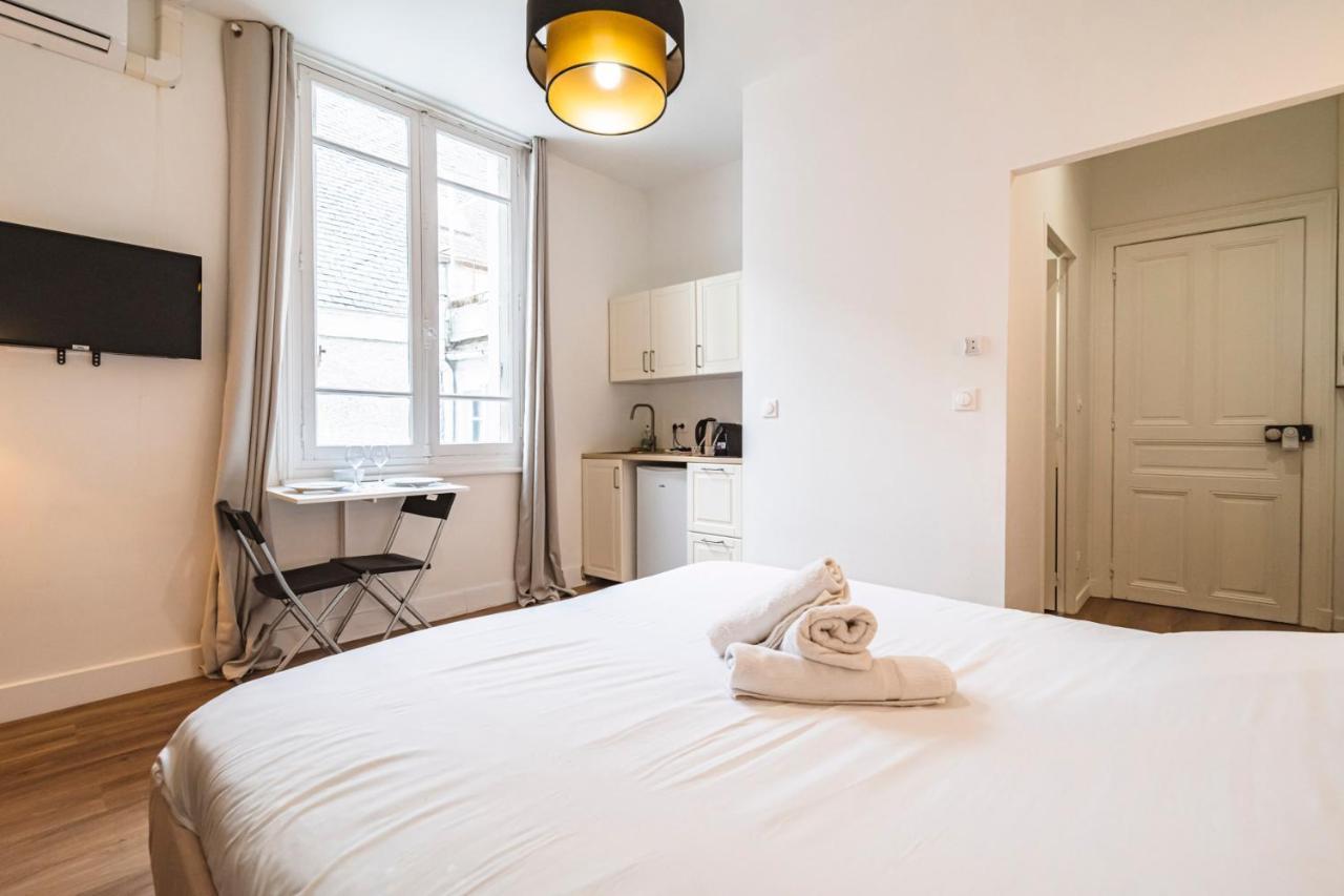 Tournelles Vue Cathedrale- Maison Climatisee Du Xvie Siecle Classee Apartment แร็งส์ ภายนอก รูปภาพ