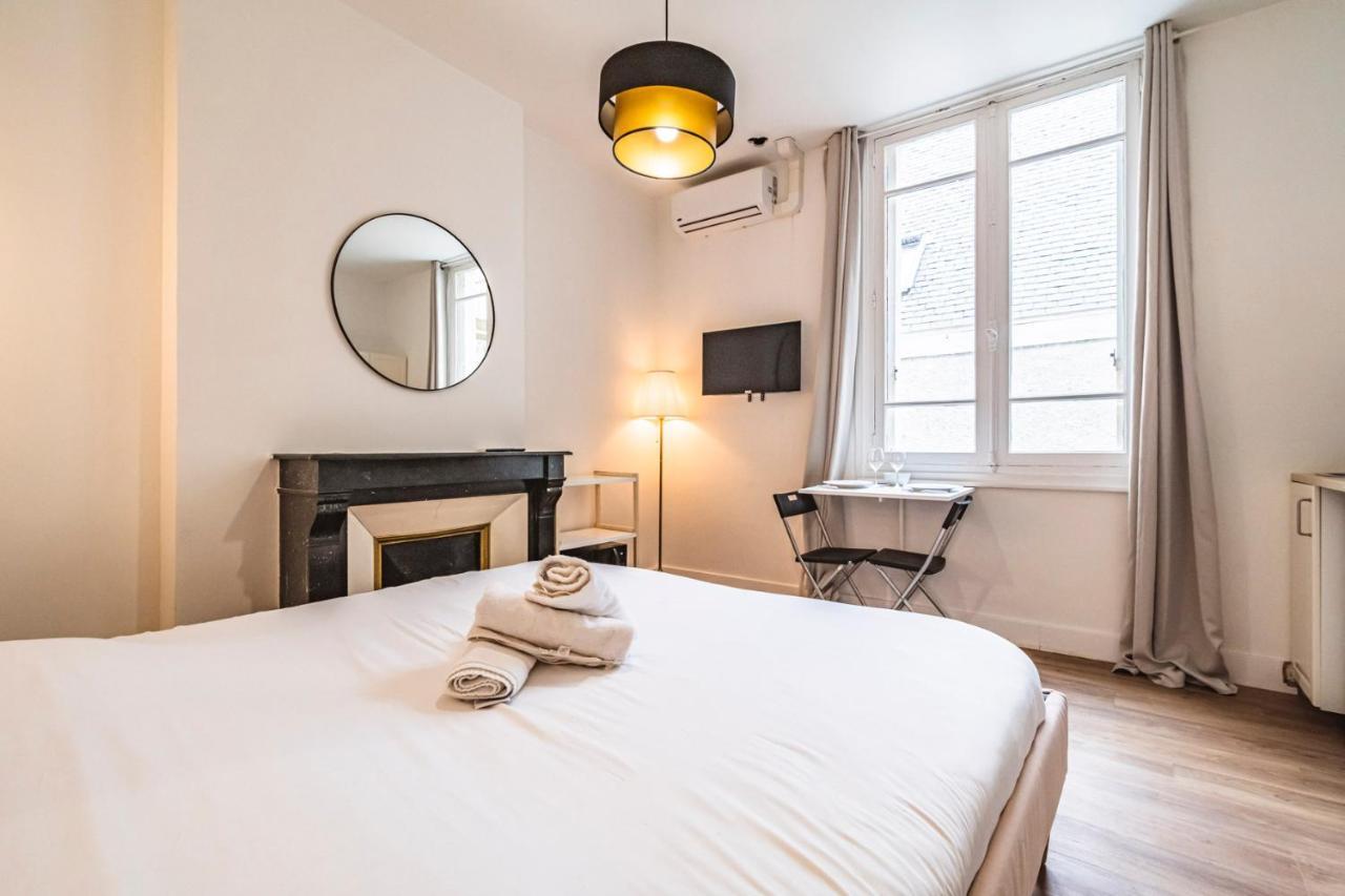 Tournelles Vue Cathedrale- Maison Climatisee Du Xvie Siecle Classee Apartment แร็งส์ ภายนอก รูปภาพ